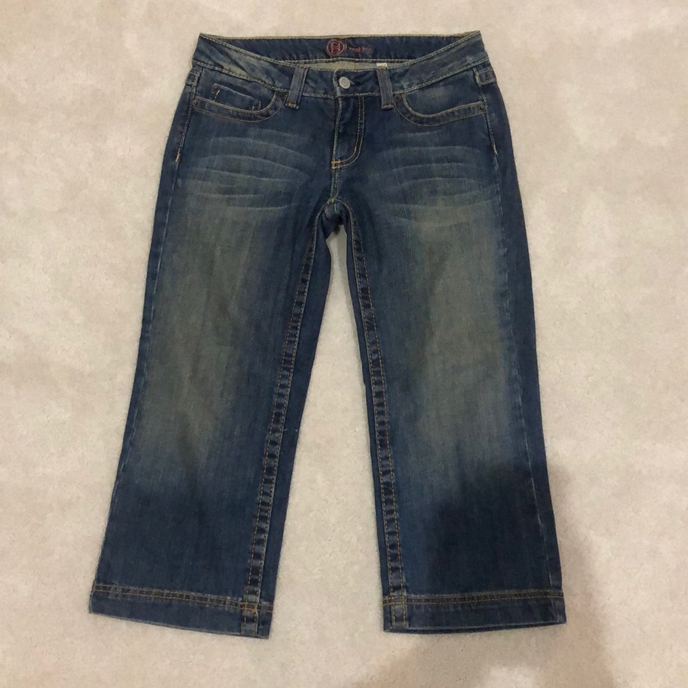 Bebe Jean Capris